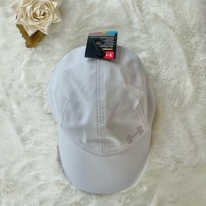 New with tag WOMENS UNDER ARMOUR UA VENT Running HAT adjustable Pale grey w/grey